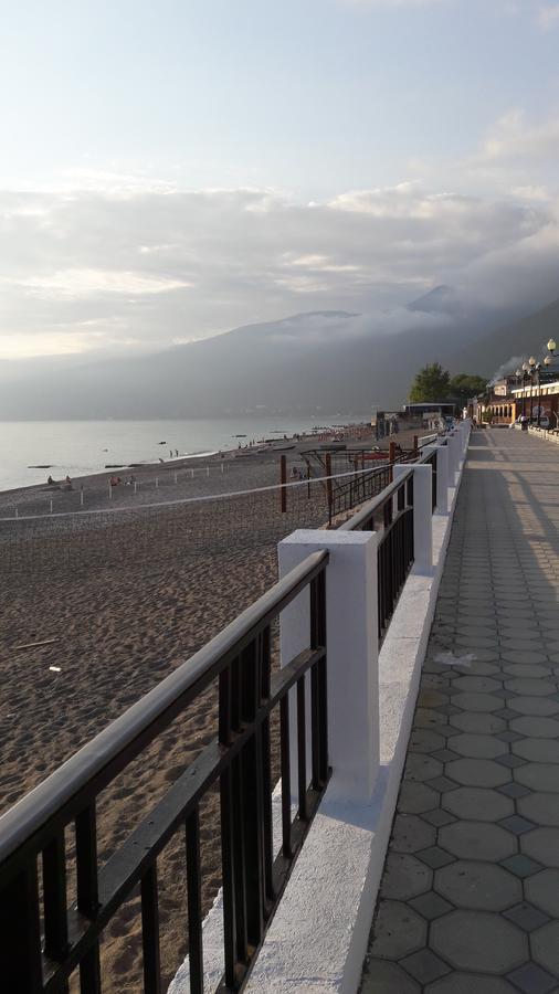 Na Shapsug Guest House Gagra Dış mekan fotoğraf